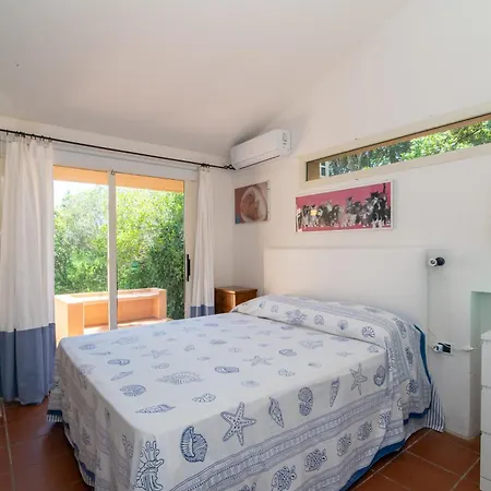 Viola Con Piscina E Giardino *